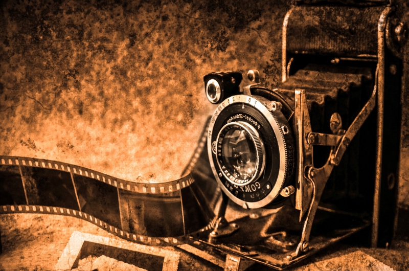 photographe-ROQUEBRUNE CAP MARTIN-min_light-wood-night-camera-photography-vintage-1245236-pxhere.com